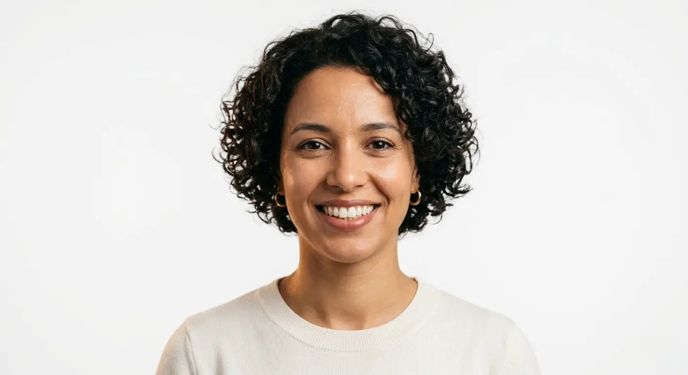 Patiente souriante au Dr Roqai chaoui Abderrahmane, Casablanca