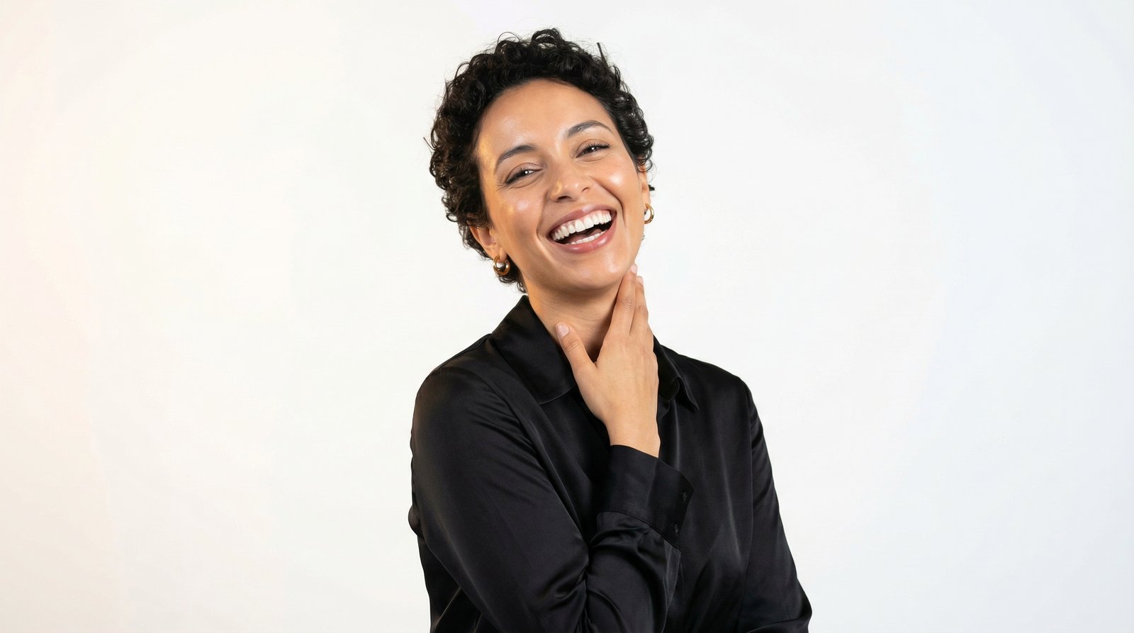 Patiente souriante au Dr Roqai chaoui Abderrahmane, Casablanca